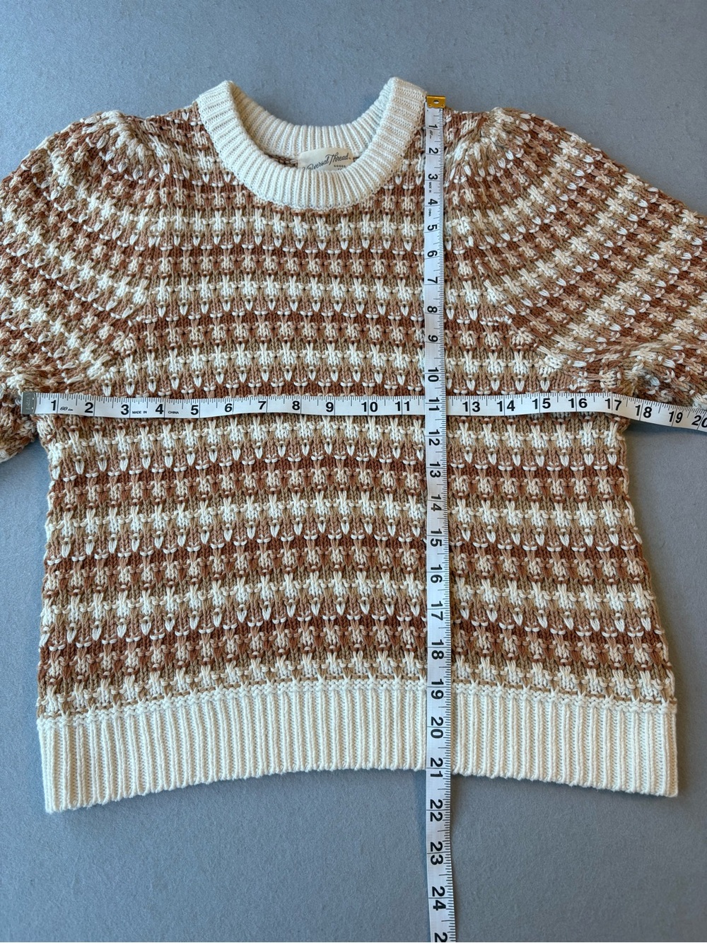 Universal Thread Cream and Tan Puff Elbow-Sleeve Crewneck Sweater - Picture 5 of 6